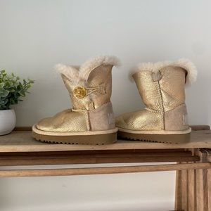 UGG boots, gold, in EUC, in toddler size 6.